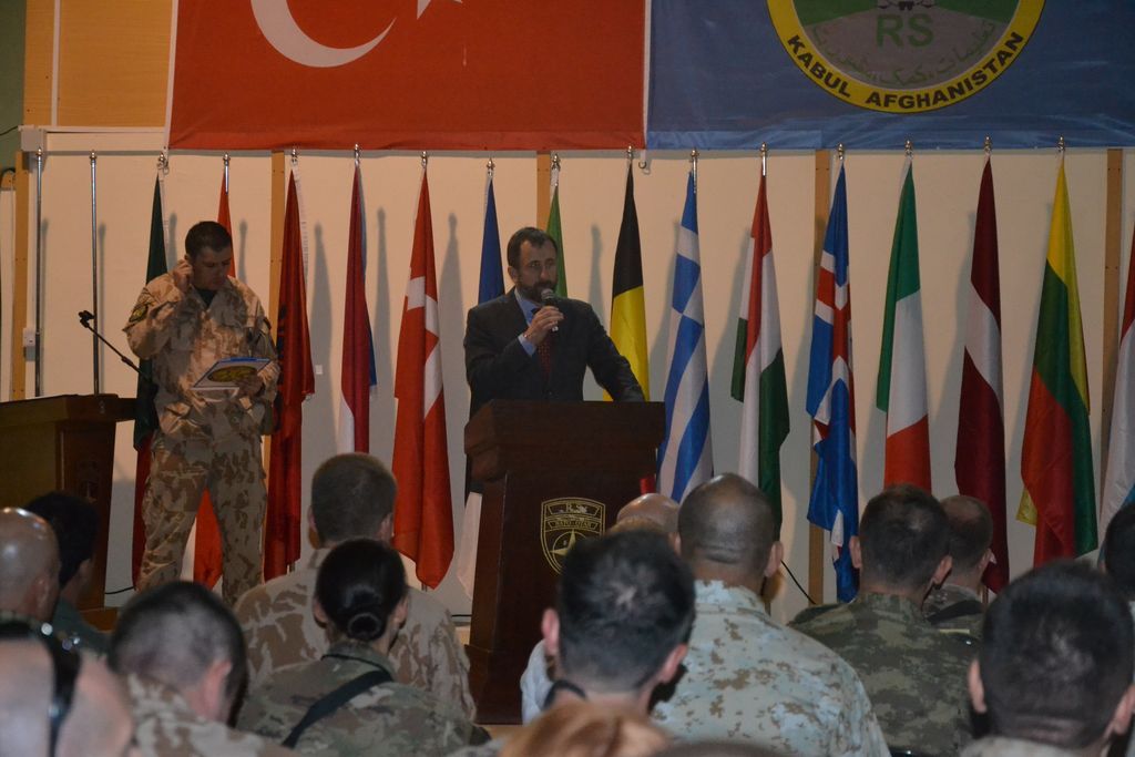 Czech Ambassador to Afghanistan addressing soldiers at Kabul