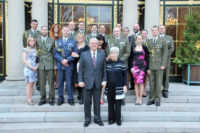 Velký dík patří také rodiným příslušníkům a partnerům vojáků