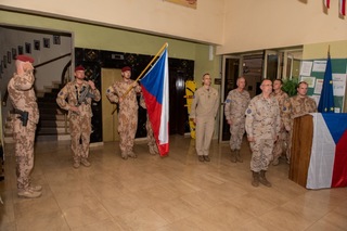 Ilustrační obrázek ke článku Oslavy stého výročí založení Československa pojali vojáci na misi v Mali degustačně