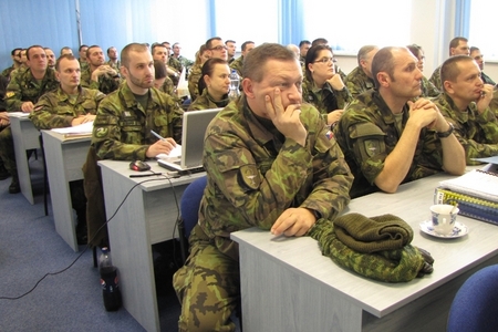 Zástupci vojenských útvarů, jež vyčleňují své síly a prostředky do NRF 2013. 