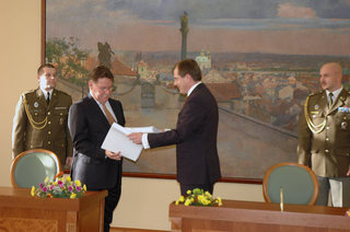 Contract for TATRA trucks signed