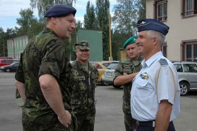 MG Picek with a Greek Defence Attache
