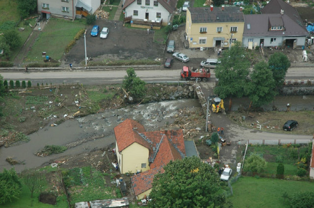 Brooks surroundings smashed