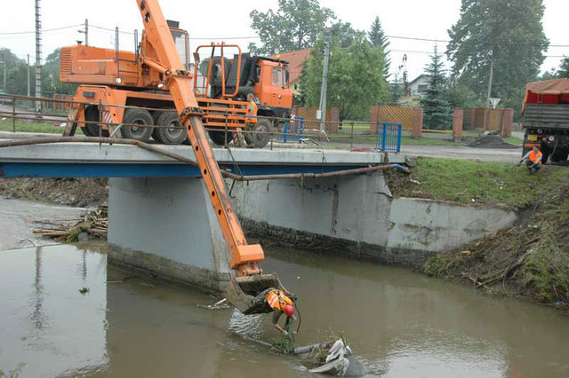 Removing debris