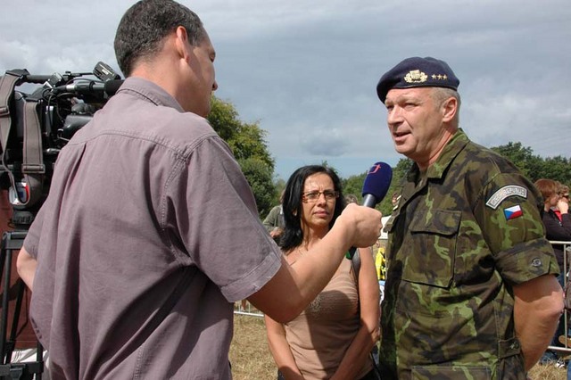 LTG Picek speaks to a reporter of the Czech Television