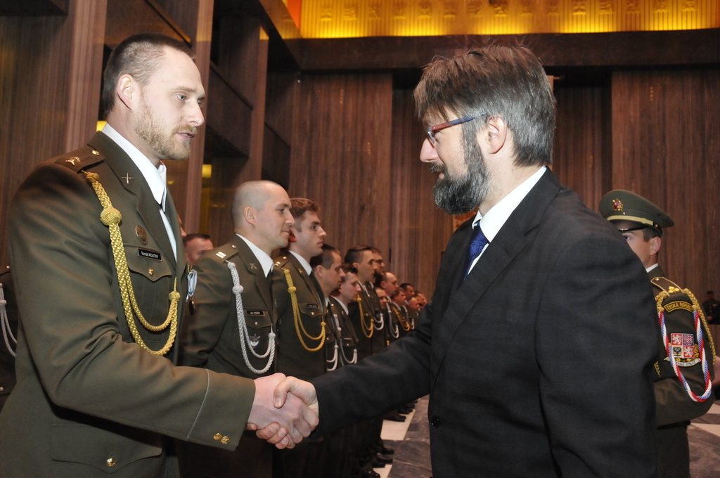 Deputy Minister Landovský commended soldiers for high professionalism and preparedness at the National Memorial