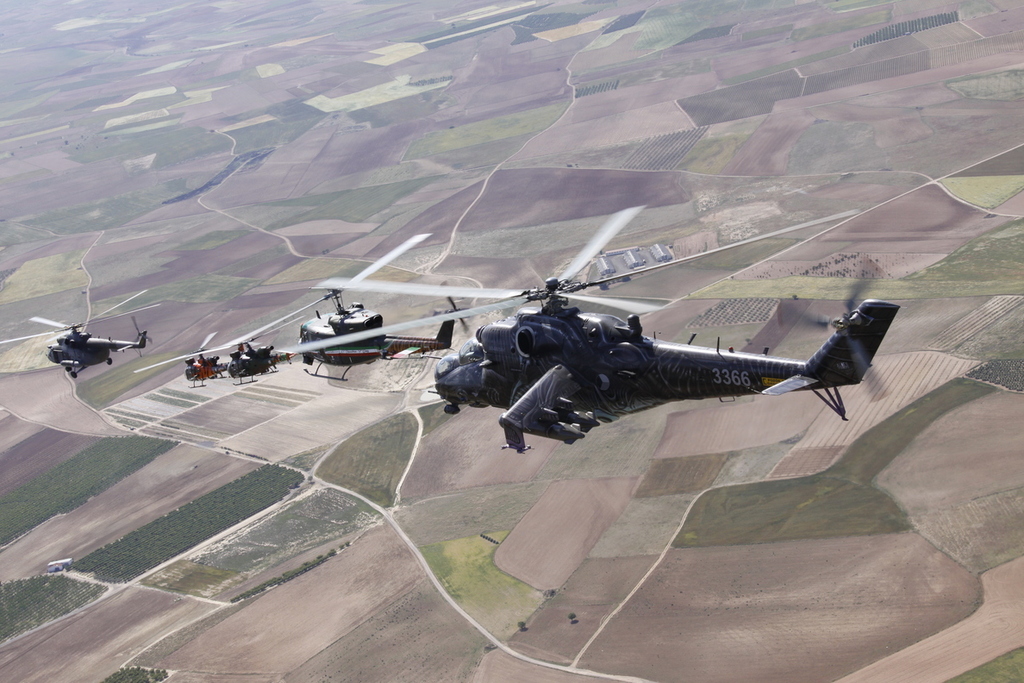 Cvičení se účastní desítky letounů včetně vrtulníků, tankerů nebo letounů AWACS
