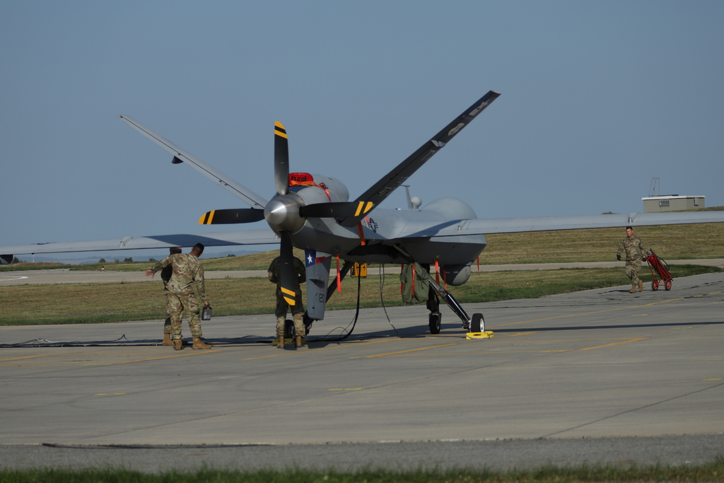 Americký MQ-9 může působit na cíle ve dne i v noci 