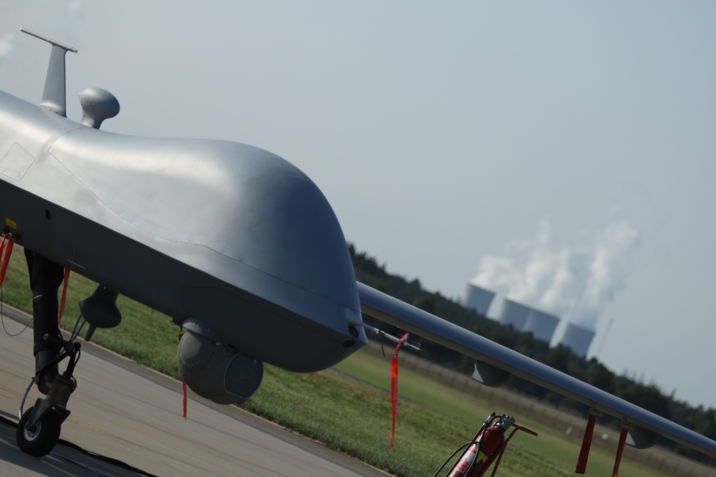 Americký MQ-9 může působit na cíle ve dne i v noci 
