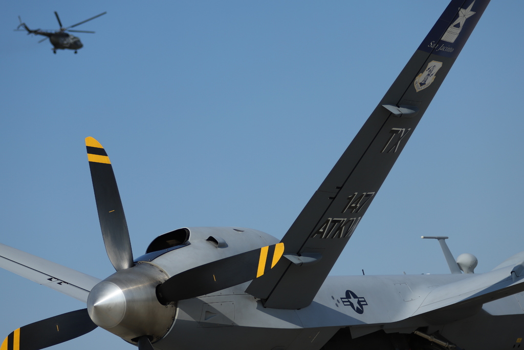 Americký MQ-9 může působit na cíle ve dne i v noci 