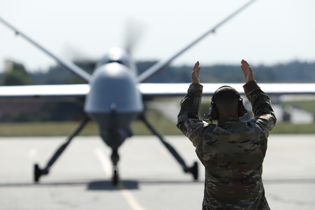 Americký MQ-9 může působit na cíle ve dne i v noci 