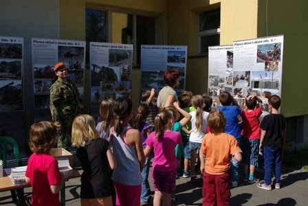Vojáci součástí branného dne na bechyňské základní škole