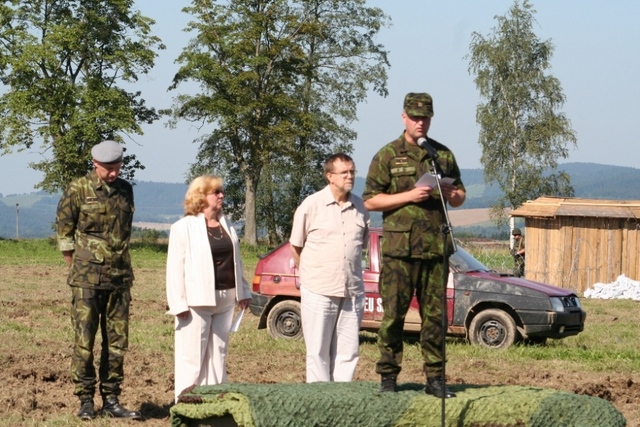Vystoupení velitele Sil podpory, starostky města, hejtmana Pardubického kraje, zástupce náčelníka Generálního štábu