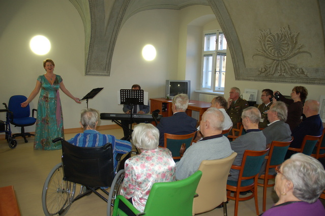 Vystoupení pěvkyně Táni Janošové za klavírního doprovodu Jana Krále