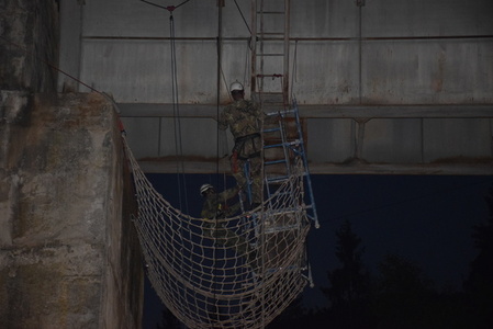 Uložení simulovaných náloží na železniční most