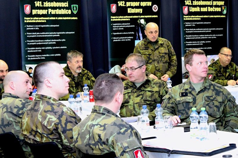 Náčelník GŠ AČR armádní generál Aleš Opata se setkal s hlavními funkcionáři pluku a podřízených praporů