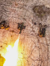 Výstřel rakety pohledem z dronu.