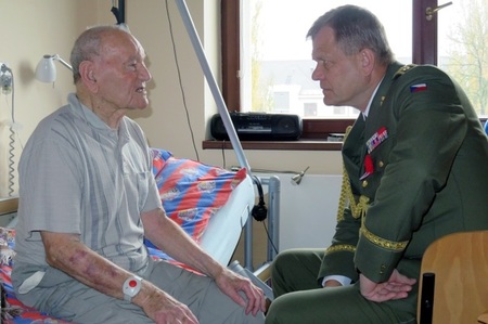 Generál Bečvář navštívil generála Klemeše