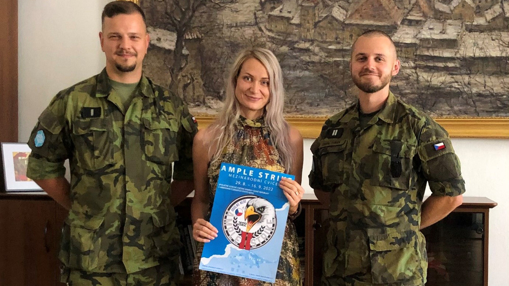 Ample Strike II/ Odolné nebe: S místními hovoří armádní CIMIC týmy