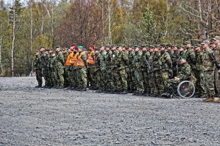 Na nástup přijal pozvání i bývalý člen průzkumné čety 72. mpr, desátník Lukáš Hiro Hirka s rodiči