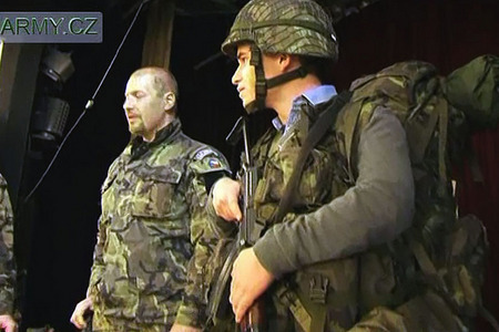 Týden s armádou pokračuje v Olomouci třetím dnem. Do Domu armády dorazila téměř tisícovka dětí