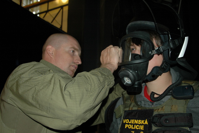 Příslušníci VP Olomouc připravili pro žáky komponovaný program (2)