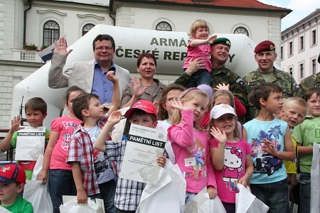 Ocenění vítězové výtvarné soutěže Armáda očima dětí v Žatci