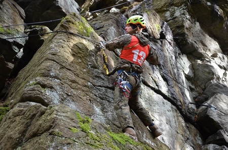 Ferrata ve skalní stěně