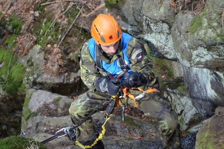 Vojáci mají za sebou nejtěžší etapu závodu Winter Survival 2018