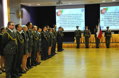 Ze slavnostního nástupu vojáků, kteří se vrátili ze zahraničních misí