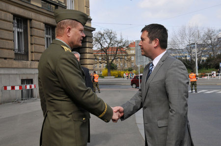 Předseda Poslanecké sněmovny poděkoval za práci, kterou odvádějí čeští vojáci 