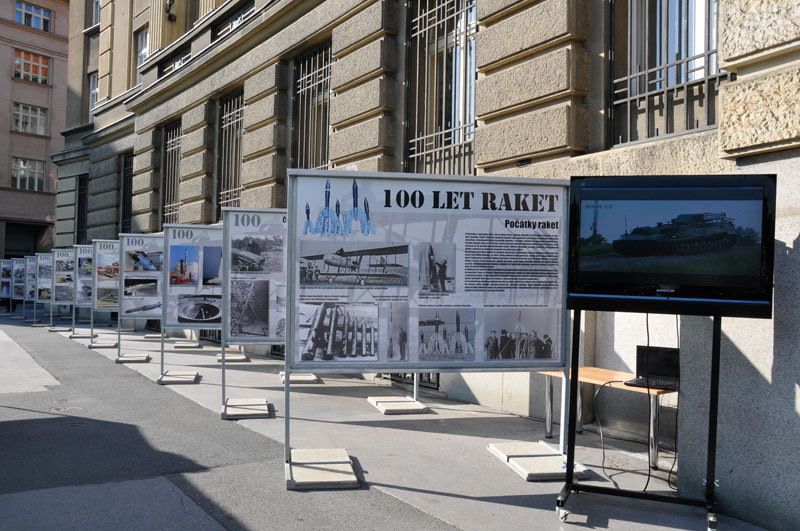 Výstava 100 let raket před Generálním štábem AČR potrvá do 30. října 2017