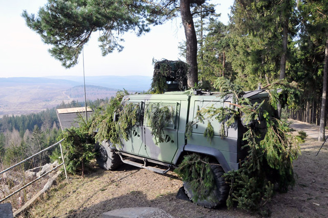 Mezi novou techniku, kterou dělostřelci používají pro potřeby průzkumu, lze zařadit i lehké obrněné vozidlo na podvozku Iveco