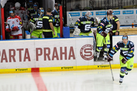 Hokejisté HC Sparta Praha nastoupili k zápasu v dresech, kterými tradičně vzdávají hold těm, kteří pro nás nasazují životy