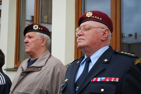 Našich vojáků si velice vážím, říká výsadkový veterán 