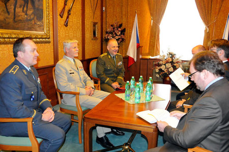 Ze společného jednání na Ministerstvu obrany ČR