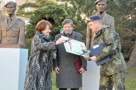 Pomník generálu Sedláčkovi dostal finanční injekci a byl vyhlášen vítězný návrh