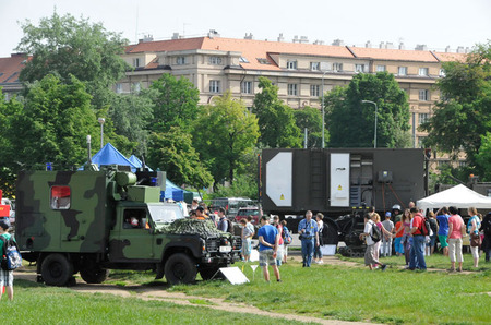I druhý den byl zájem o expozici Armády České republiky