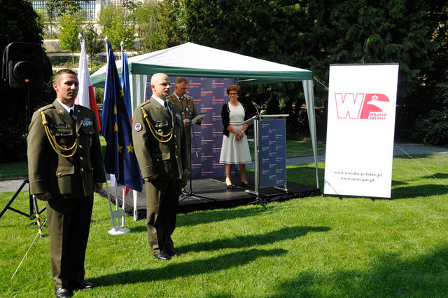 Garden of the Polish Embassy: Captain Roman Rostas and Captain Marek Jerabek, both from the 42nd Mechanised Battalion based in Tabor