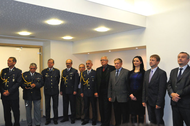 Část hostů slavnostního ceremoniálu předání pamětních medailí armádního generála Karla Janouška