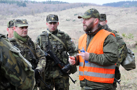 Instruktoři ze strakonického útvaru zase se zálohami procvičovali základy první pomoci