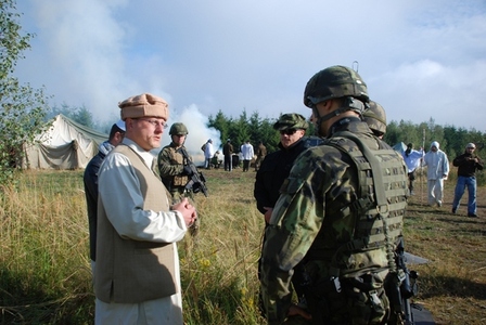1. strážní rota BAF je připravena na Afghánistán. Do závěrečného cvičení se zapojili i civilisté