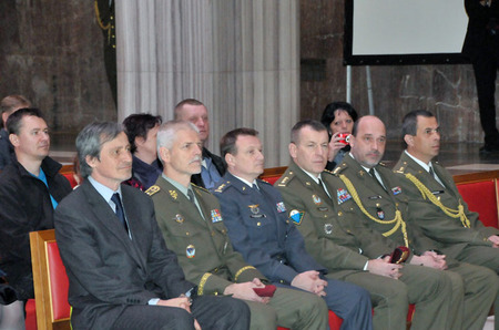 Mezi čestnými hosty byl ministr obrany Martin Stropnický, náčelník GŠ AČR generálporučík Petr Pavel, předseda výboru pro obranu David Kádner a další armádní představitelé