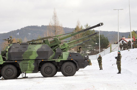 Jinečtí slavili bojové vystoupení československých dělostřelců u Jasla