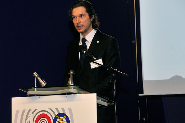 Jednání konference popřál mnoho zdaru a o užší spolupráci při zavádění nových technologií hovořil prezident České pobočky AFCEA Tomáš Müller