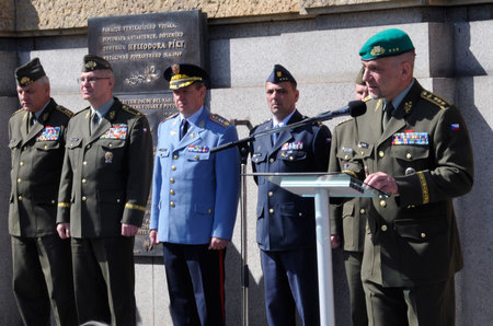 Výstavu zahájil jménem náčelníka GŠ AČR a s úvodním slovem vystoupil jeho první zástupce generálporučík Jiří Baloun