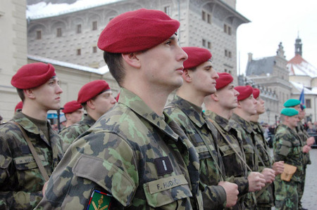 Kariérní řád dá armádu do pohybu, odstraní i nešvary