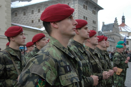 Na Hradě přísahali noví vojáci