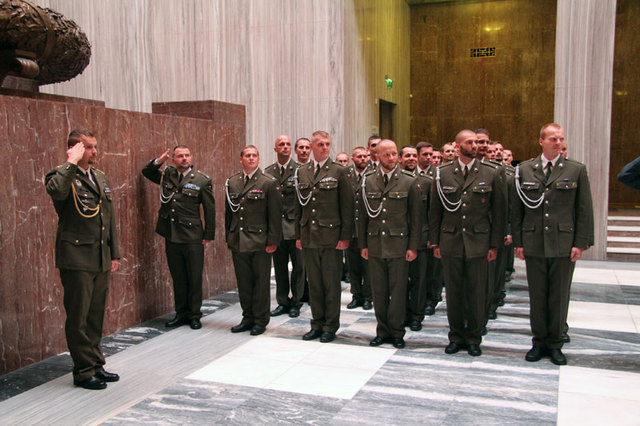 Nejpočetnější jednotku ve Slavnostní síní Národního památníku na Vítkově představovali příslušníci AČR, kteří se vrátili z afrického státu Mali