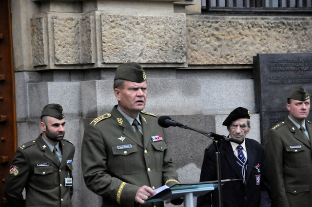 V projevu armádní generál Josef Bečvář ocenil téma výstavy, které má co říci i dnešní generaci 